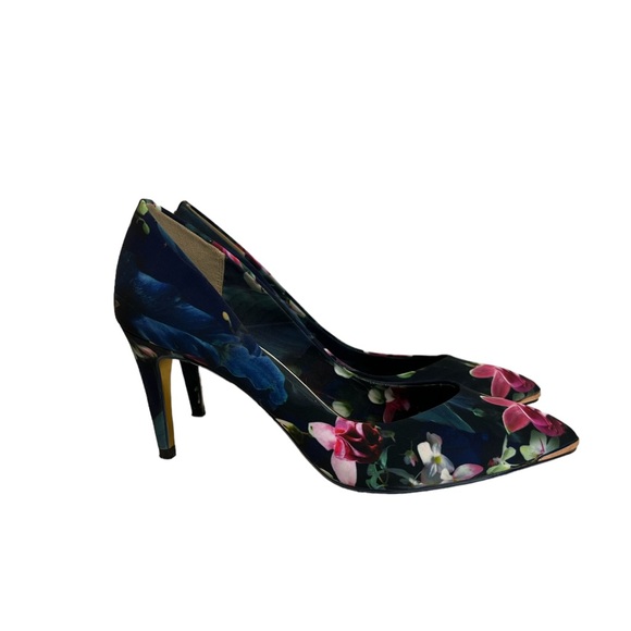 Ted Baker London Neevo 4 Pointed Heels - Fuchsia - Pink - Picture 2 of 10